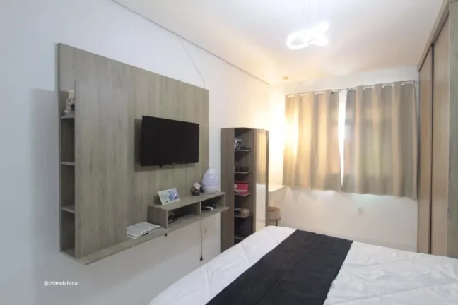 Imagem Esta ampla casa de aproximadamente 180 m² oferece um ambiente acolhedor, funcional e muito bem dist...