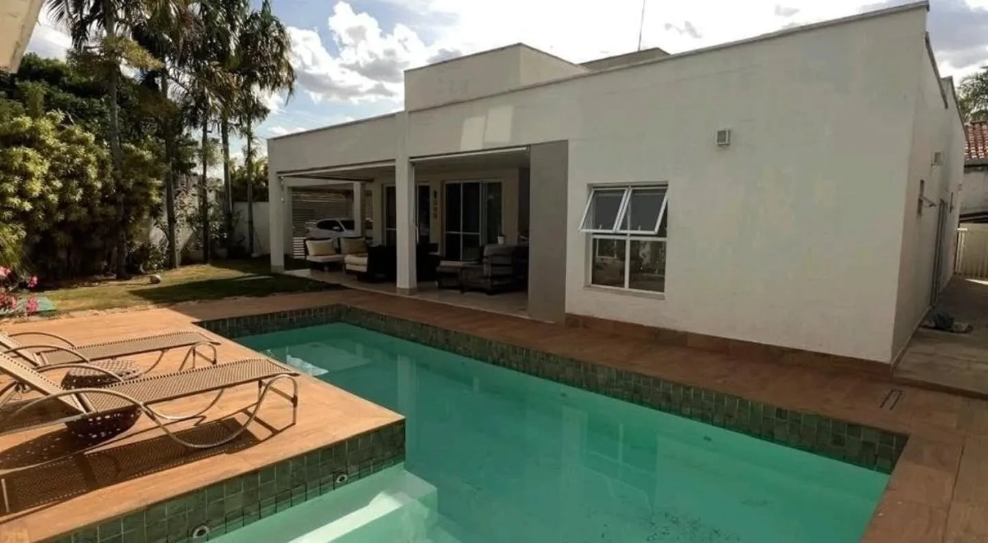Imagem Magnifica Casa De 4/4 Sendo 3 Suites No Parque Acalanto