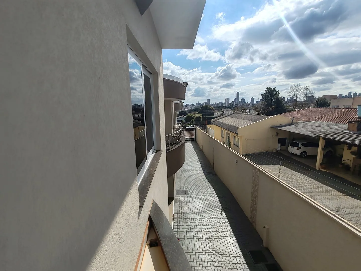 Imagem Sobrado com suíte mais dois dormitórios à venda no Parque São Paulo em Cascavel