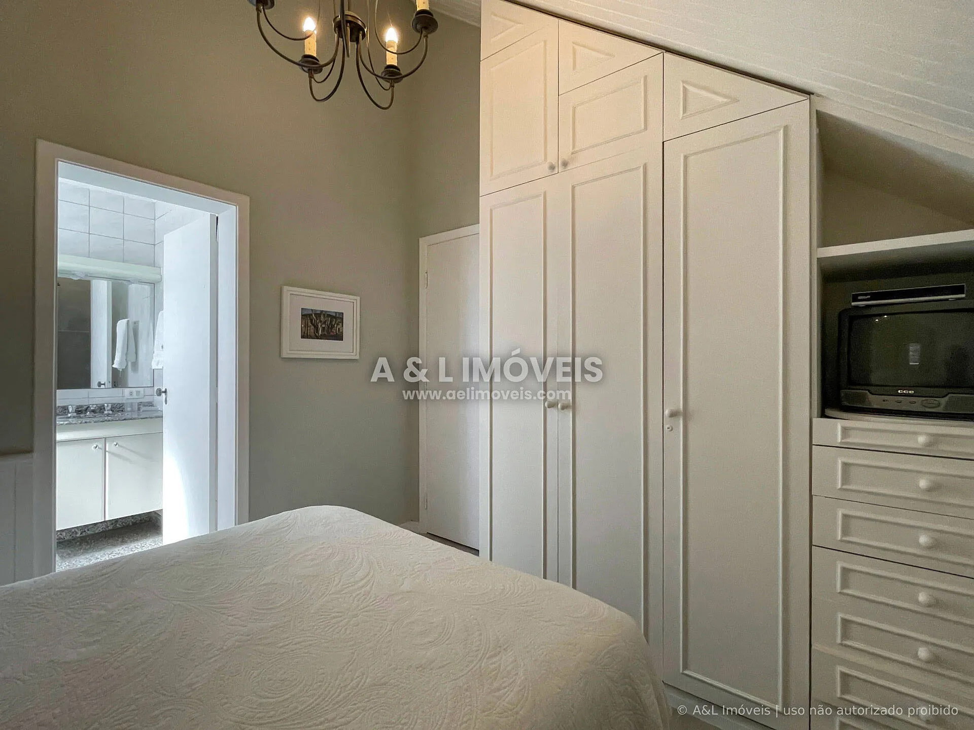 Imagem SAIU DE VENDA | Casa em Condomínio | Campos do Jordão, 261 m²