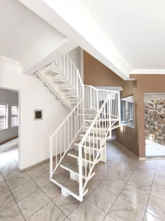Imagem Sobrado 3 Suítes c/ Varanda - Jd Colina da Serra - 260m²