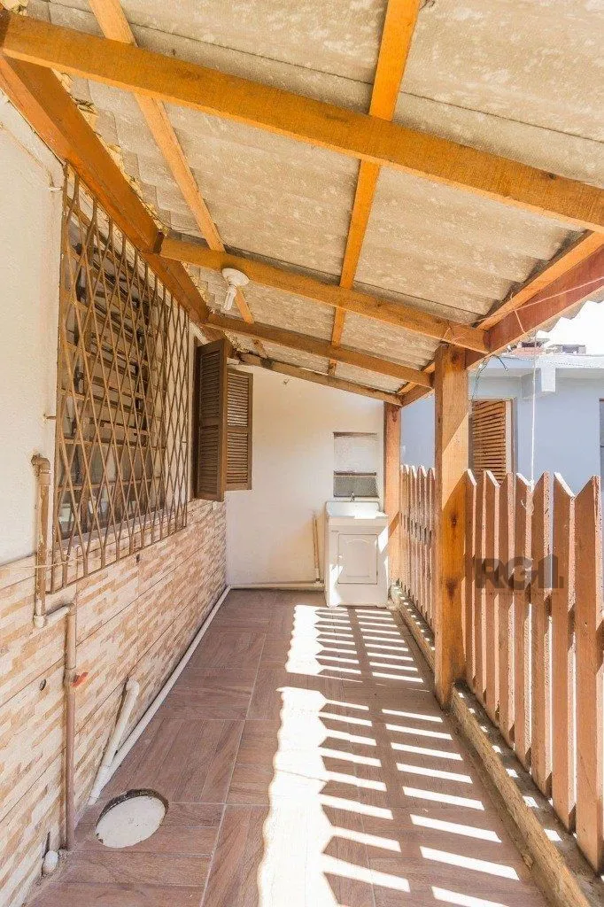 Imagem Casa de 5 dormitórios no bairro Sarandi