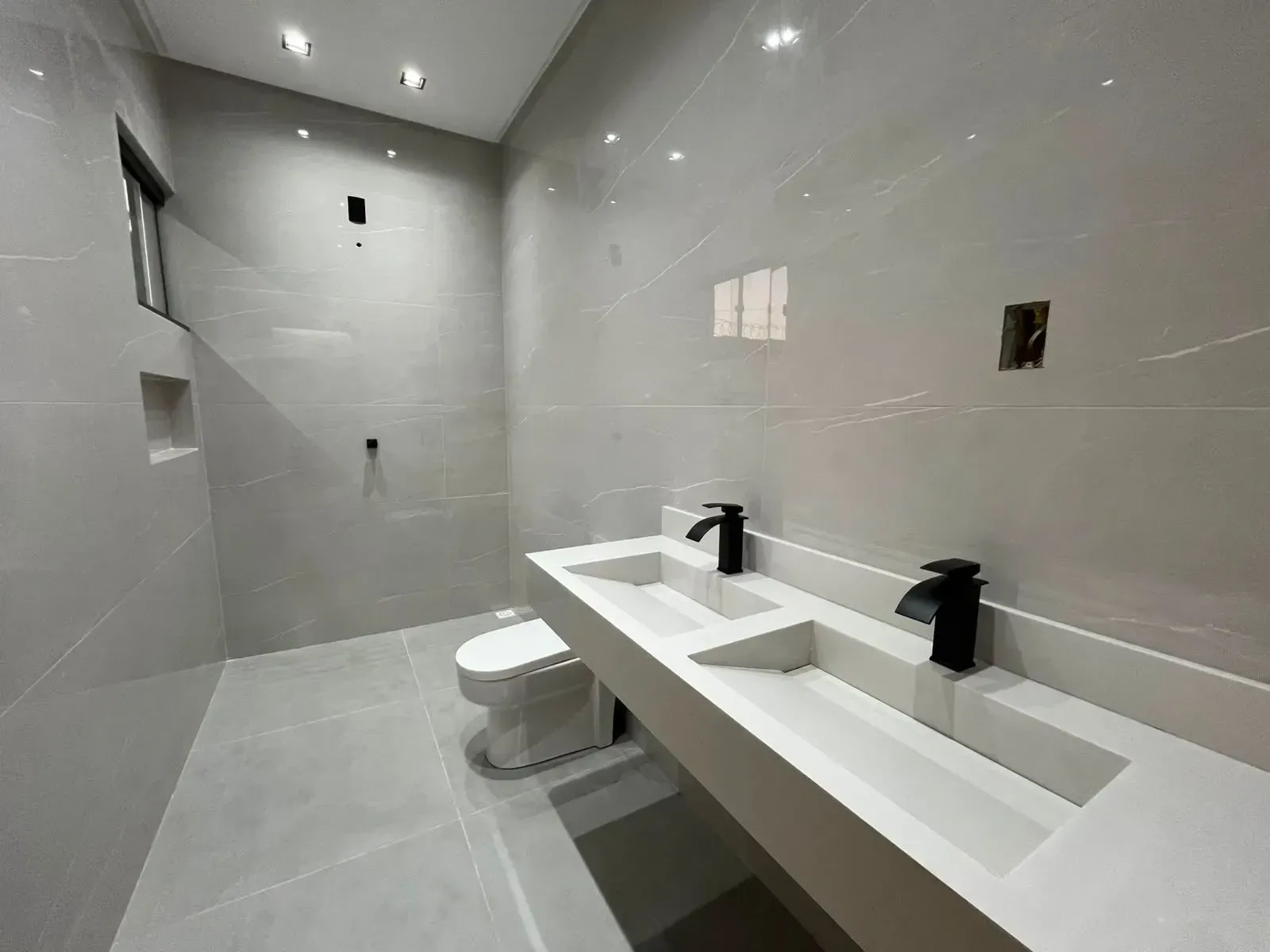 Imagem Casa com 3 Quartos à Venda, 164 m² em Parque João Braz - Cidade Industrial - Goiânia