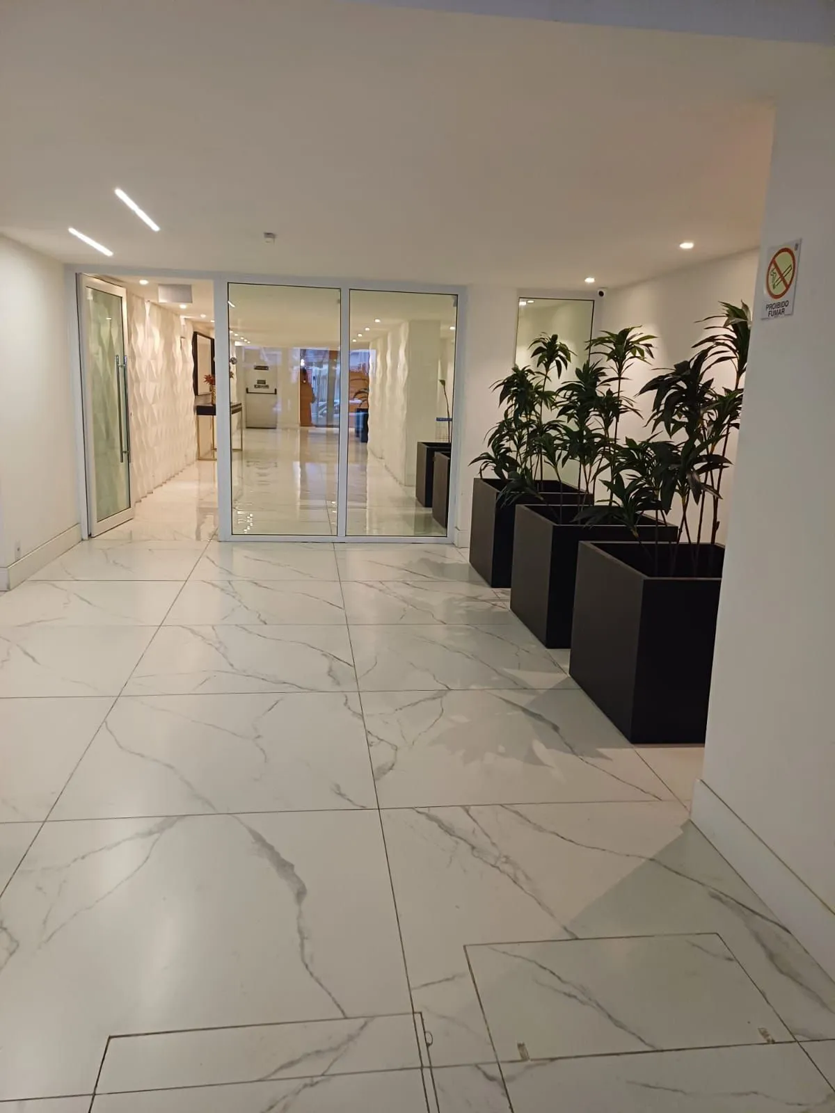 Imagem Amplo apartamento de 3 dormitórios com infra completa