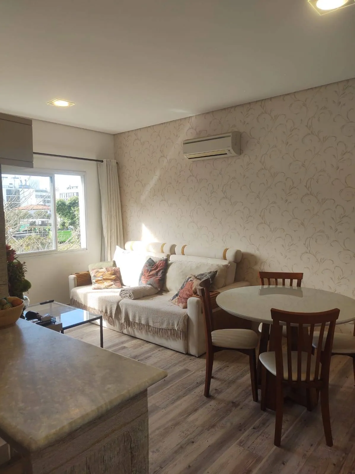 Foto do imóvel: Apartamento com 2 suítes em Jurerê Tradicional. em Rua Jorge Cherem
