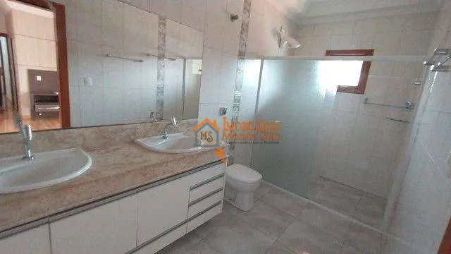 Imagem Sobrado com 3 dormitórios à venda, 250 m² por R$ 1.200.000,00 - Cidade Soberana - Guarulhos/SP