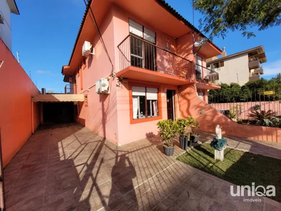 Foto do imóvel Casa sobrado de 03 dormitórios para venda em Camobi próximo da UFSM com cerca el