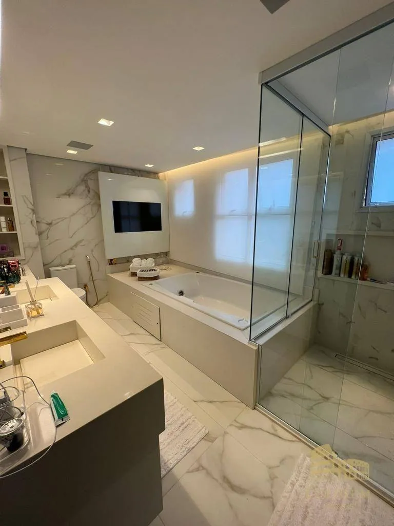 Imagem Apartamento com 4 dormitórios à venda, 250 m² por R$ 4.700.000,00 - Canto do Forte - Praia Grande/SP