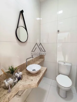 Imagem Magnífica casa com 3 suítes + escritório - Mobiliada