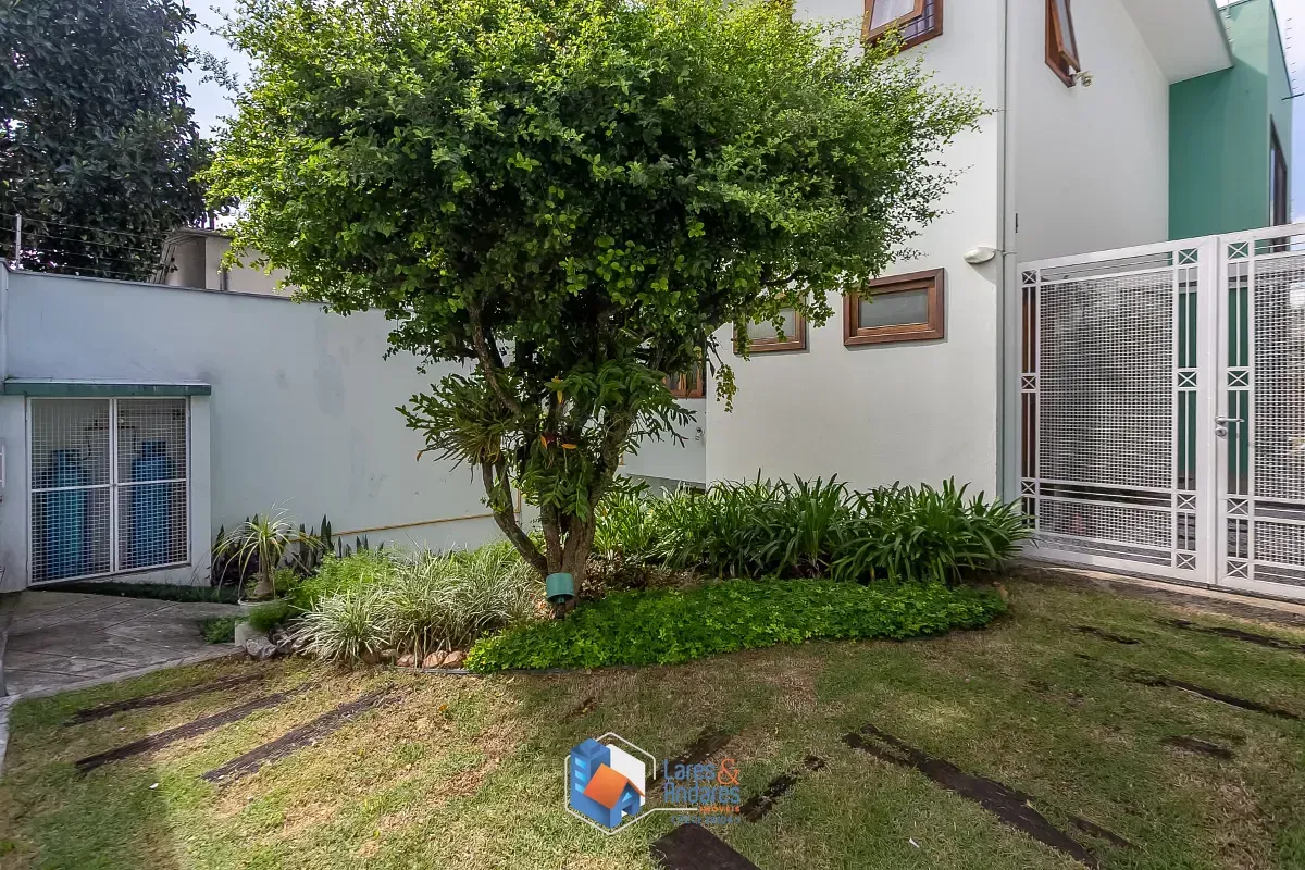 Imagem Casa para venda em Planalto Paulista com 3 quartos, sendo 3 suítes, 400m²