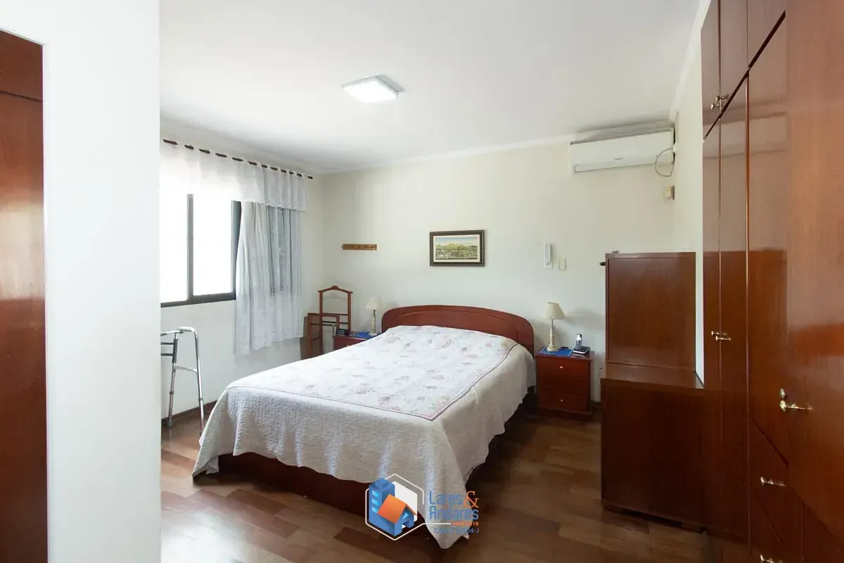 Imagem Casa para venda em Brooklin com 4 quartos, sendo 2 suítes, 493m²