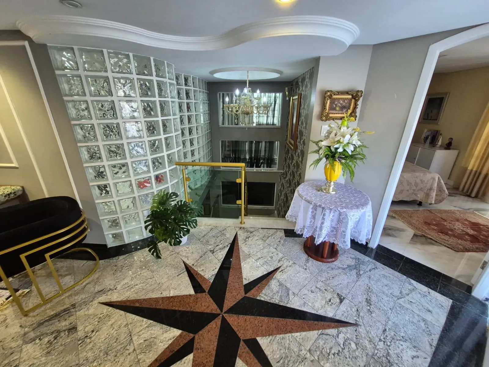 Imagem Casa com 4 Quartos à Venda ou Locação, 715 m² em Portão - Curitiba