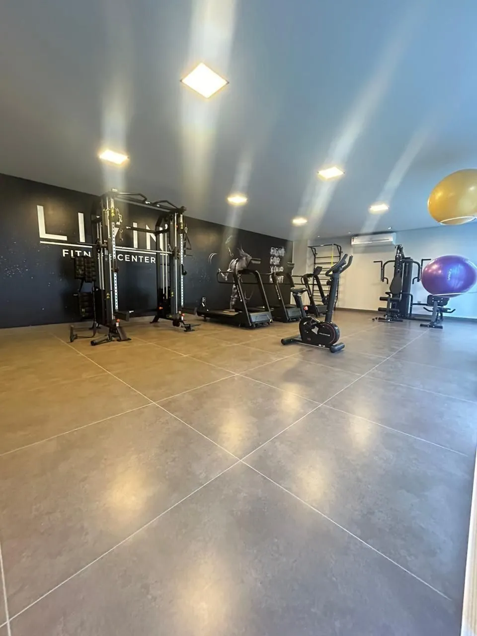 Imagem Excelente Studio mobiliado com vaga coberta no Living Resort House