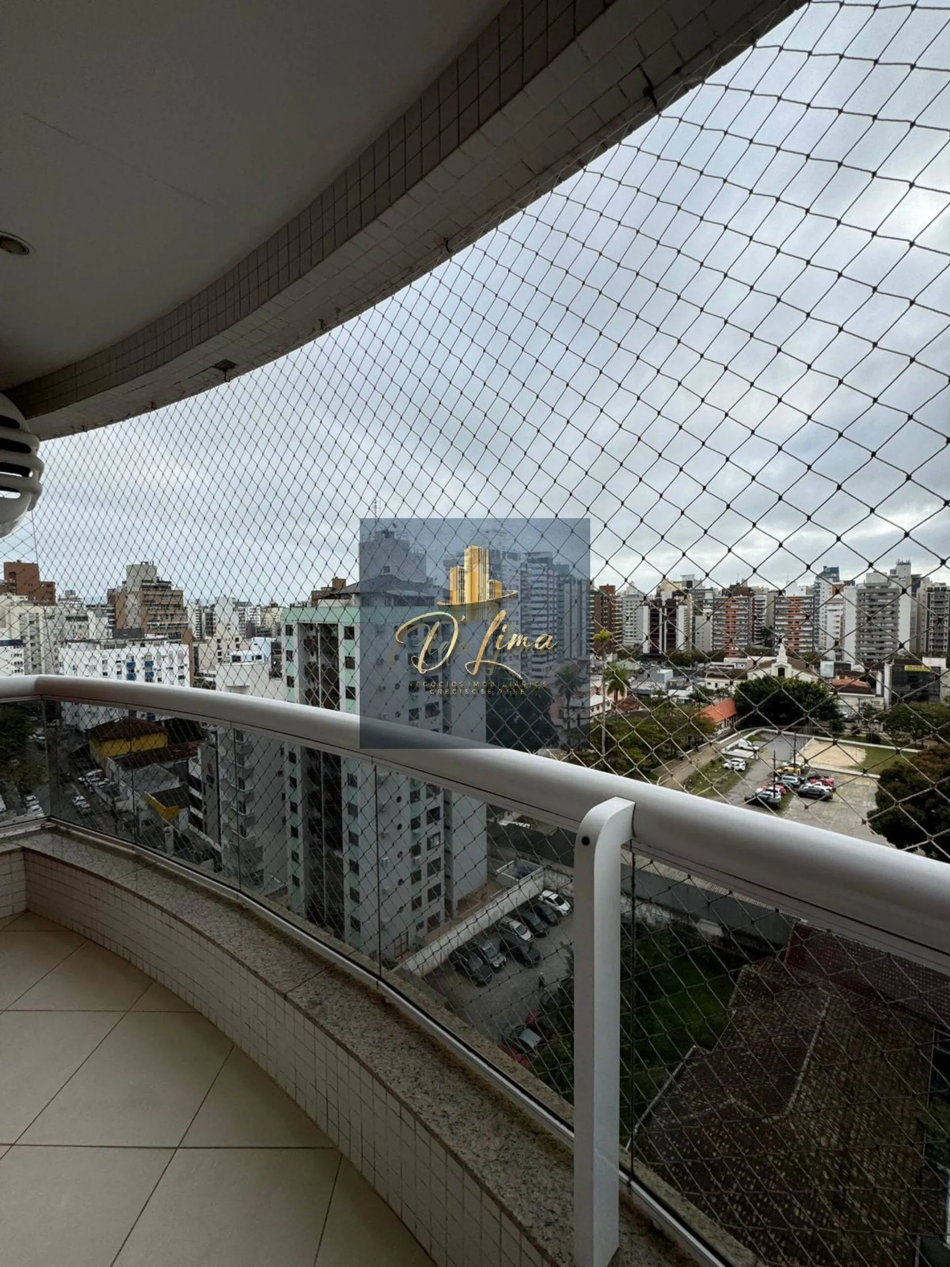 Imagem Vendo apartamento de Alto Padrão de 04 Dormitórios no bairro Centro - SC