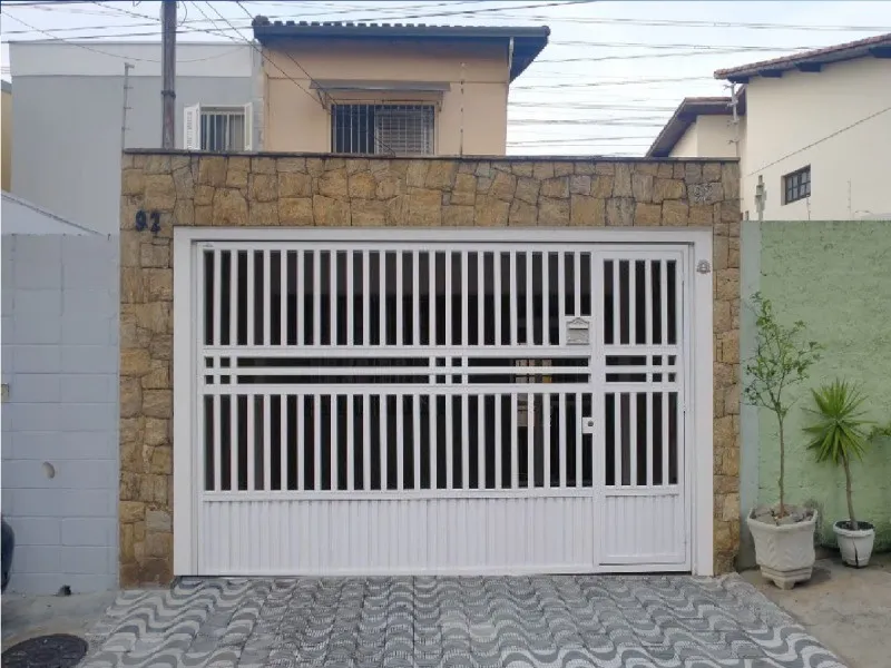 Imagem Imperdível Sobrado à Venda em Rudge Ramos - São Bernardo do Campo-SP: 4 quartos, 1 suíte, 2 banheiros, 2 vagas, 184m².