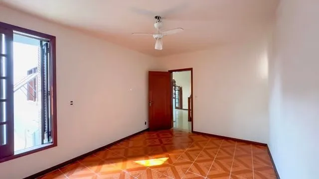 Imagem Casa térrea com 3 dormitórios, piscina, espaço gourmet com churrasqueira.