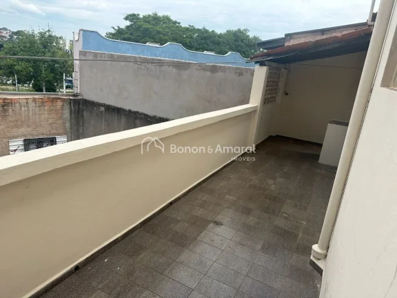 Imagem Casa para locação no bairro Taquaral em Campinas/SP. Na parte superior, living para 2 ambientes, 3...