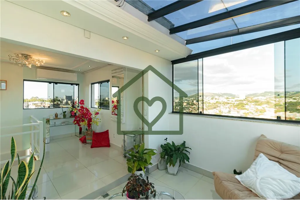 Imagem Apresentamos um excelente duplex residencial à venda em Santa Tereza, Porto Alegre, localizado na v...