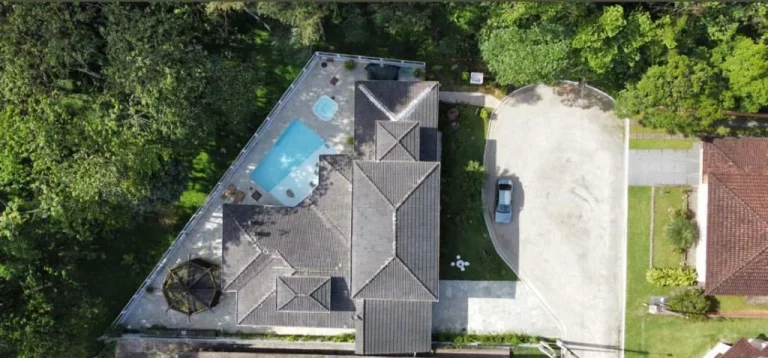 Imagem Casa em Condomínio para Venda em Ubatuba / SP no bairro Horto Florestal