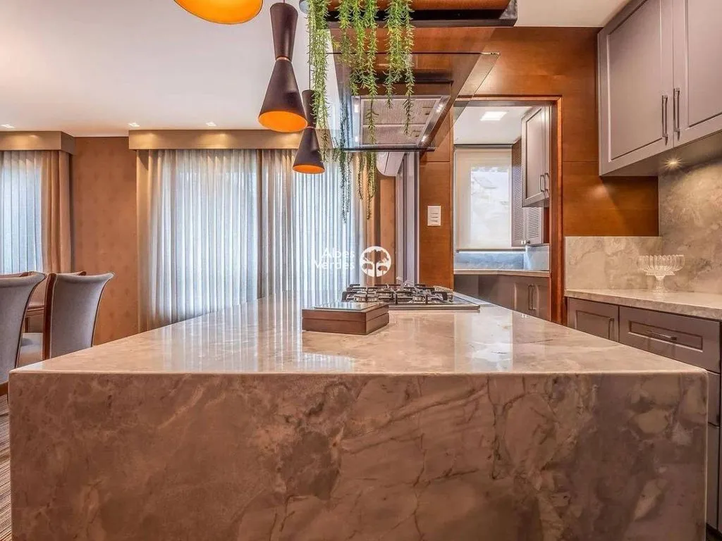 Imagem Vende-se Apartamento no Centro de Gramado, com 3 quartos