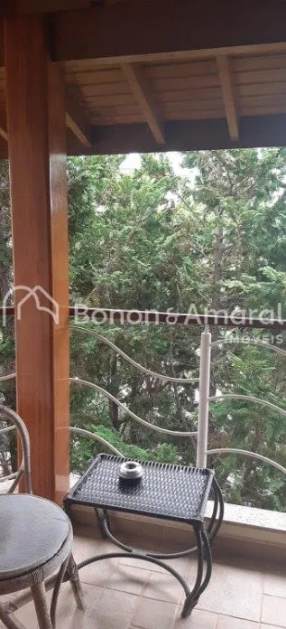Imagem "Exclusiva Casa com 4 Dormitórios, Área Gourmet e Piscina em Condomínio Fechado em Valinhos"