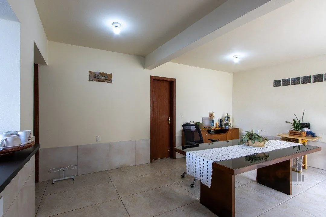 Imagem Casa, 5 dormitórios, sendo 1 suíte, 312m² privativos, 8 vagas - Bairro Vila Nova