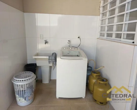Imagem Casa com 2 Quartos, sendo 1 Suíte à venda por R$650.000,00 - 210m² - Jardim Guanabara - Jundiaí/SP