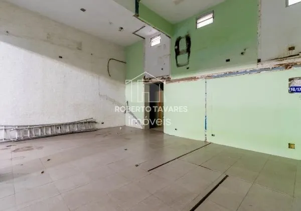 Imagem Loja comercial com 700m² - Galeria com 18 Lojas - Portas com 24 metros de frente, com bastante Visibilidade.