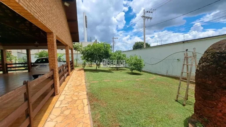 Imagem Casa à venda no bairro Recreio dos Bandeirantes - Uberaba - 3 dormitórios, piscina e área de lazer