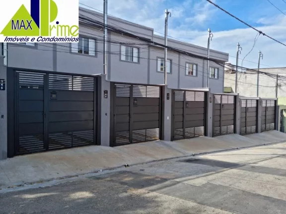 SOBRADO GEMINADO/02 DORMITÓRIOS/VAGA/DEPÓSITO/QUINTAL