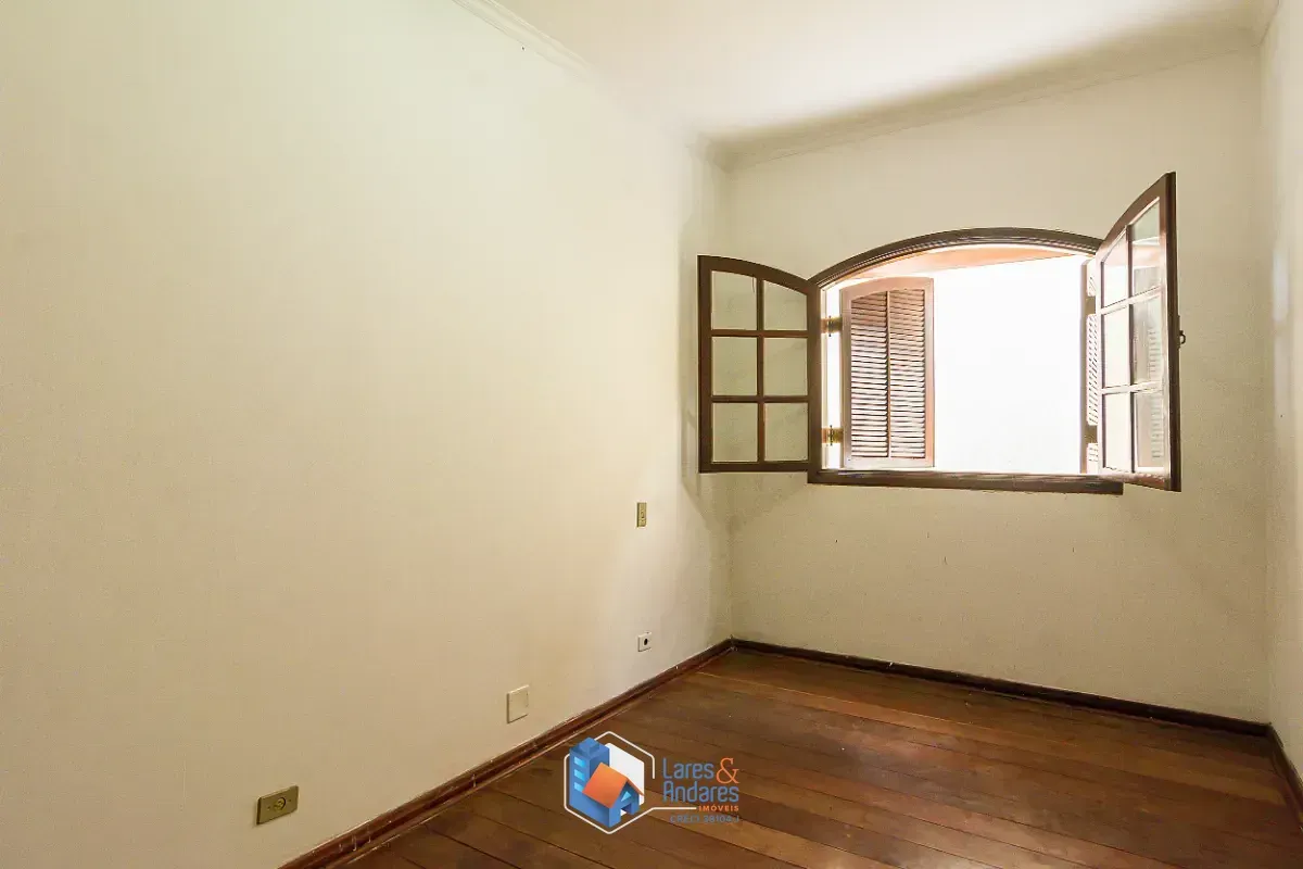 Imagem Sobrado para venda em Conjunto Residencial Butantã com 5 quartos, sendo 2 suítes, 187m²