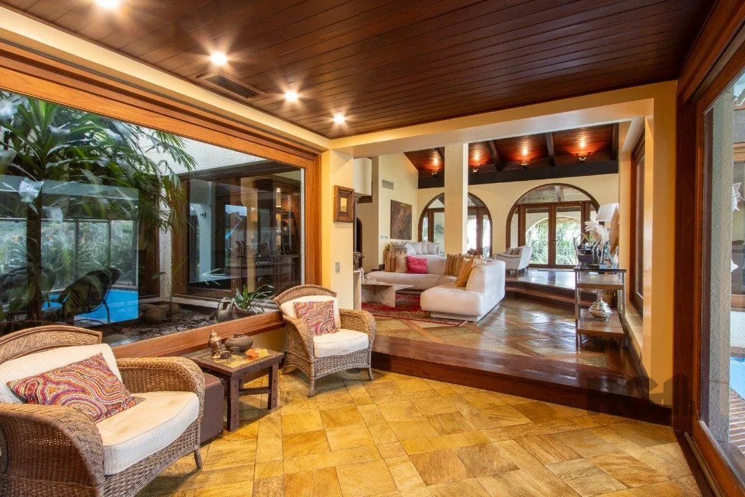 Imagem Casa para Venda - 645m², 4 dormitórios, sendo 4 suites, 11 vagas - Tristeza