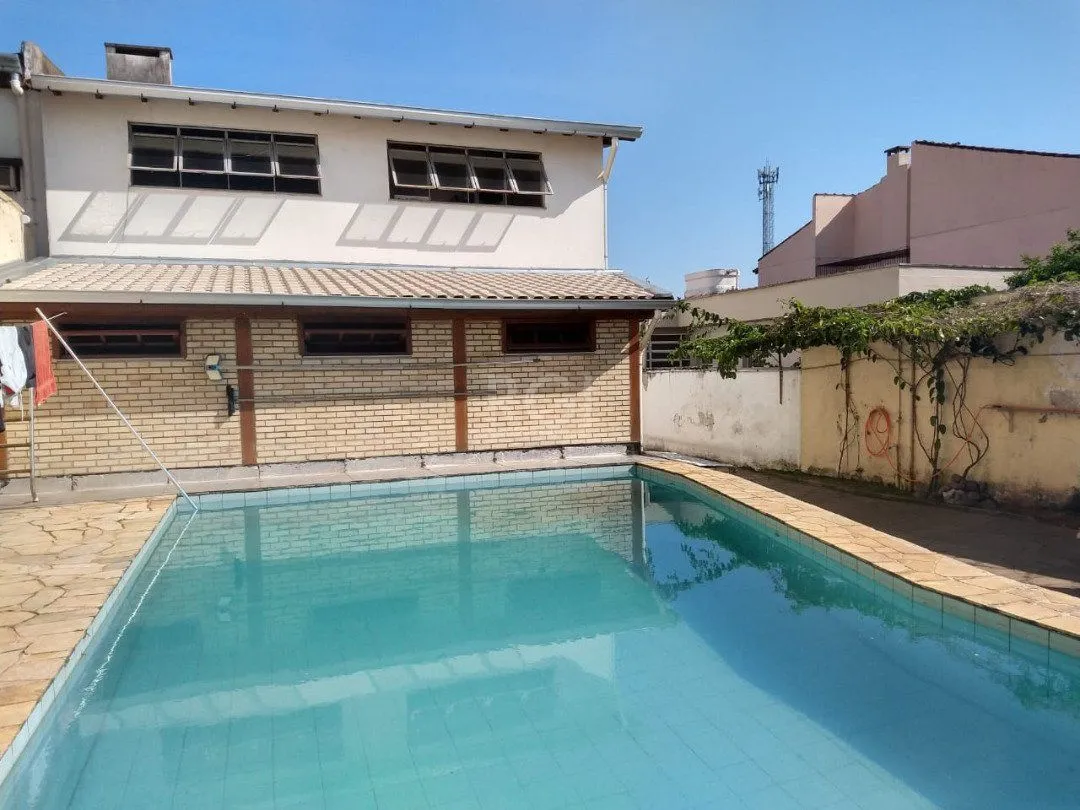 Casa para Venda - 322.4m², 2 dormitórios, 7 vagas - Cristal