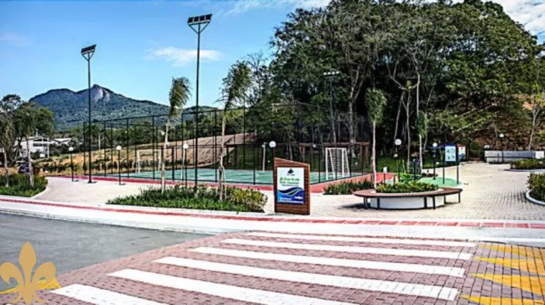 Imagem CASA RESIDENCIAL em São José - SC, Forquilhas