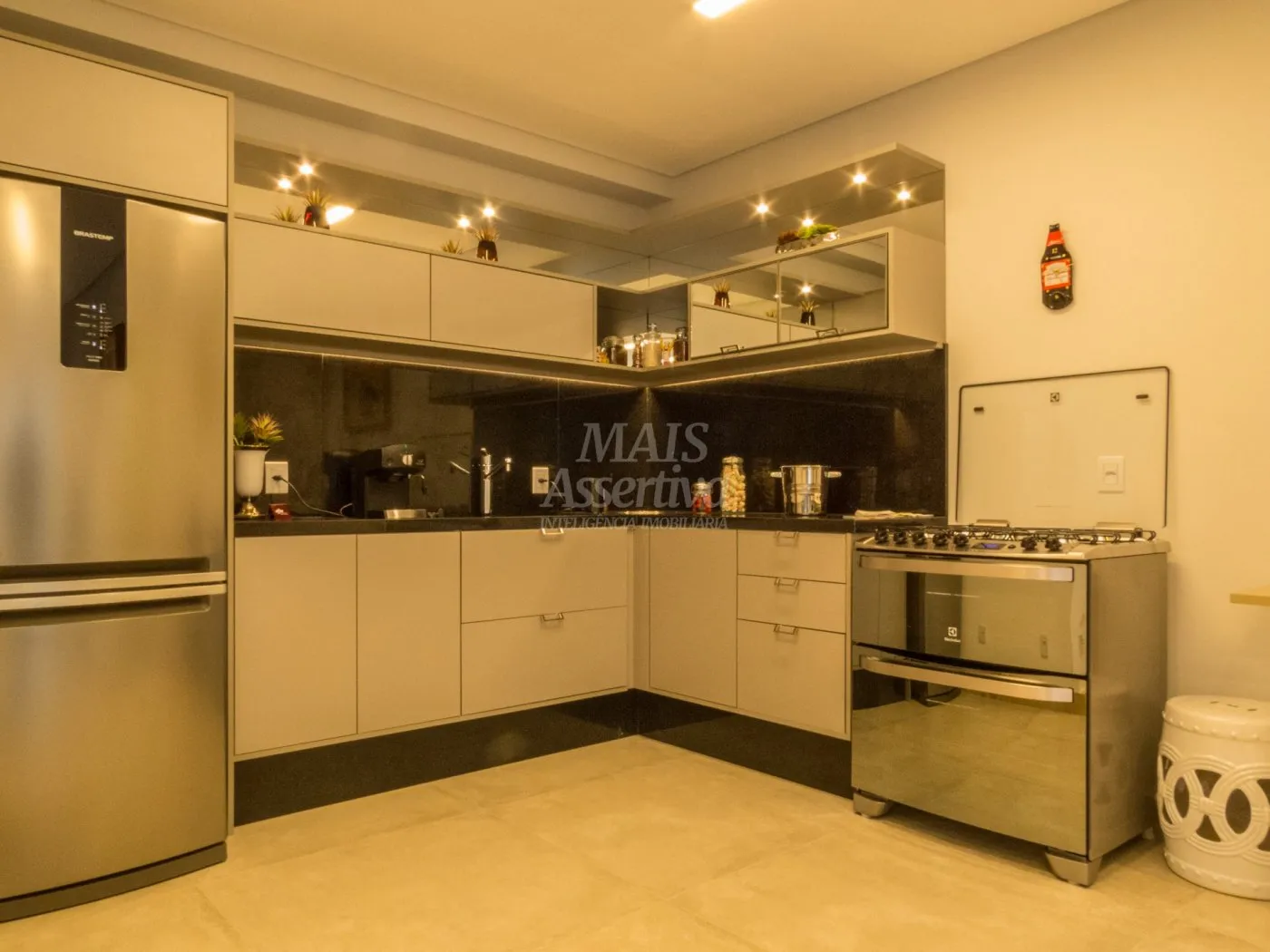 Imagem Excelente apartamento de 03 dormitórios e 03 vagas a venda em Novo Hamburgo