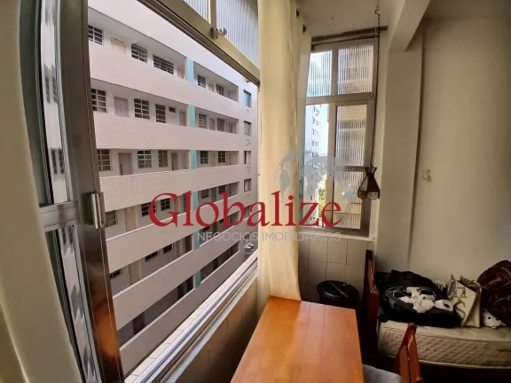 Imagem Belo apartamento em Santos no bairro da Pompéia em prédio na avenida da praia de 1 dormitório à venda por R$ 350.000,00.