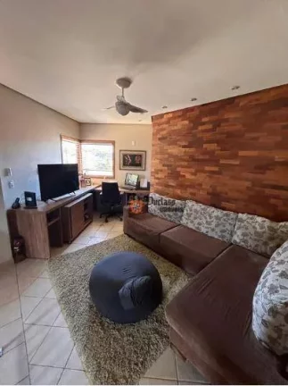 Imagem Linda casa de esquina, 260m², 3 suítes, 4 vagas, com estação de recarga para carro elétrico