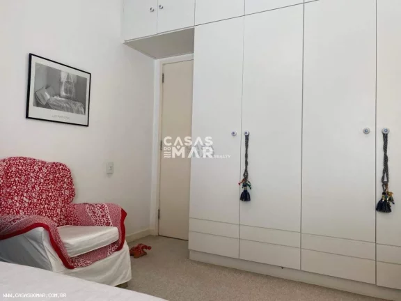 Imagem Apartamento de luxo à beira-mar no Leblon, RJ: 2 quartos, 1 suíte, 3 banheiros, 1 vaga - 96m² de pura elegância!