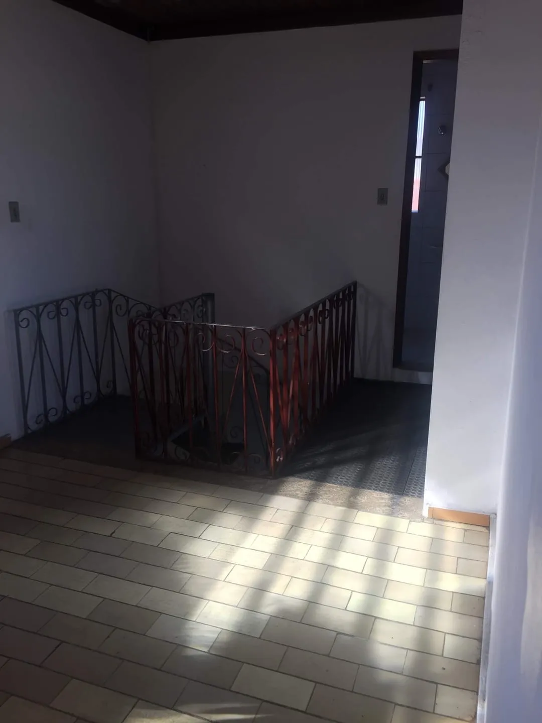 Imagem Comercial à venda 2 Quartos, 4 Vagas, 300M², Jardim Rosely, Pindamonhangaba - SP
