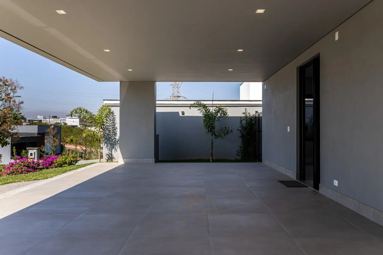 Imagem Venda de Casa de Alto Padrão no Condomínio Villas do Golfe em Itu-SP: 4 quartos, 1 suíte, 6 banheiros, 3 vagas, 336,98 m².