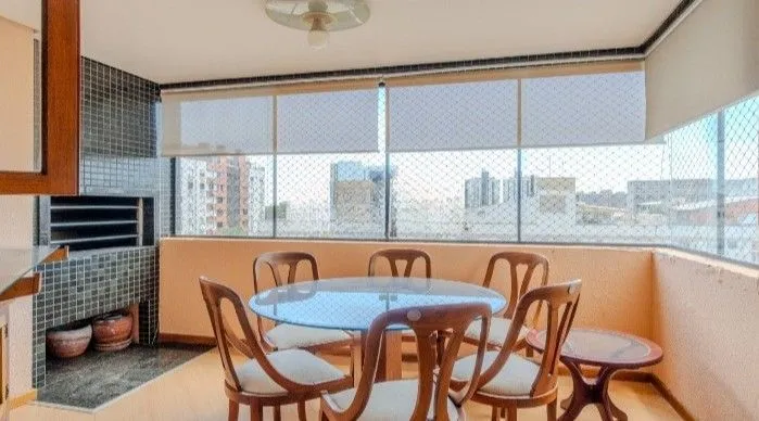 Apartamento em Menino Deus