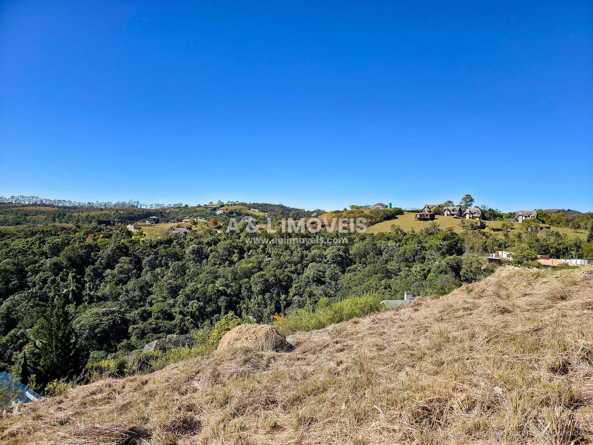 Imagem Terreno no Condomínio Ecológico II com 1.004,01 m², aclive e vista