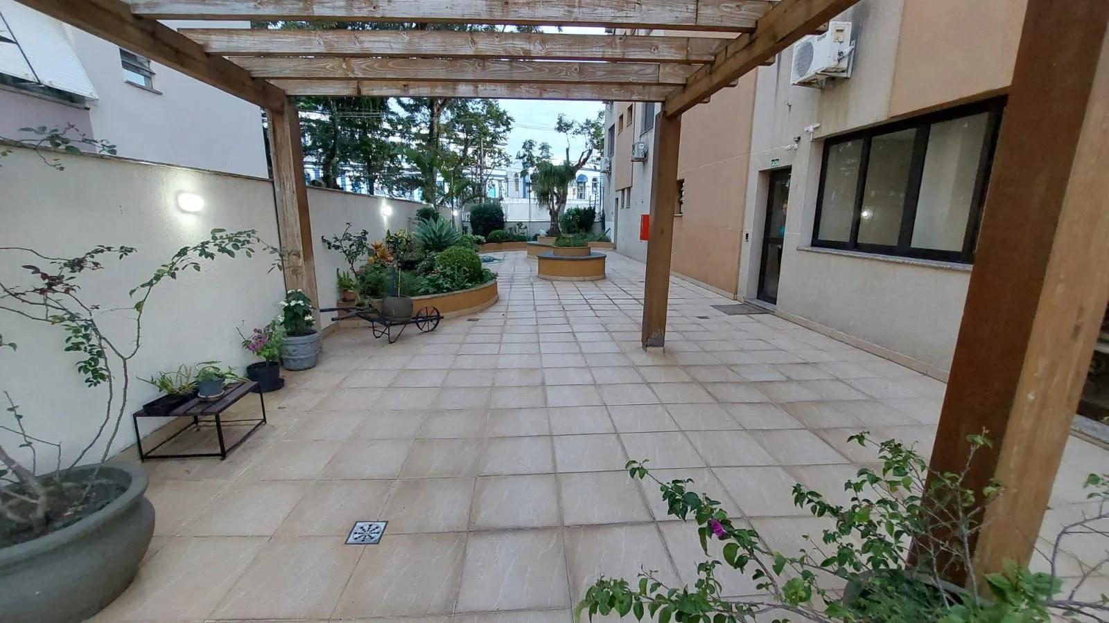 Imagem APARTAMENTO 2 DORMITÓRIOS - 70,19 m² - 2 VAGAS - MENINO DEUS