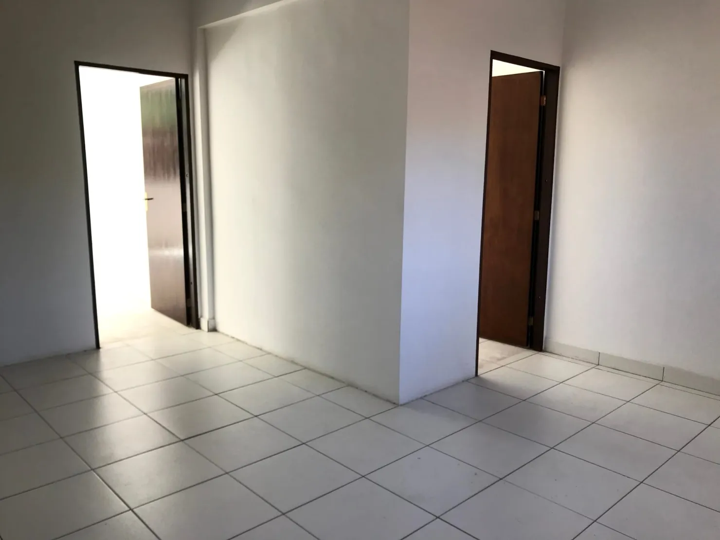 Imagem Comercial para Locação 22M², Centro, Pindamonhangaba - SP | ferraz