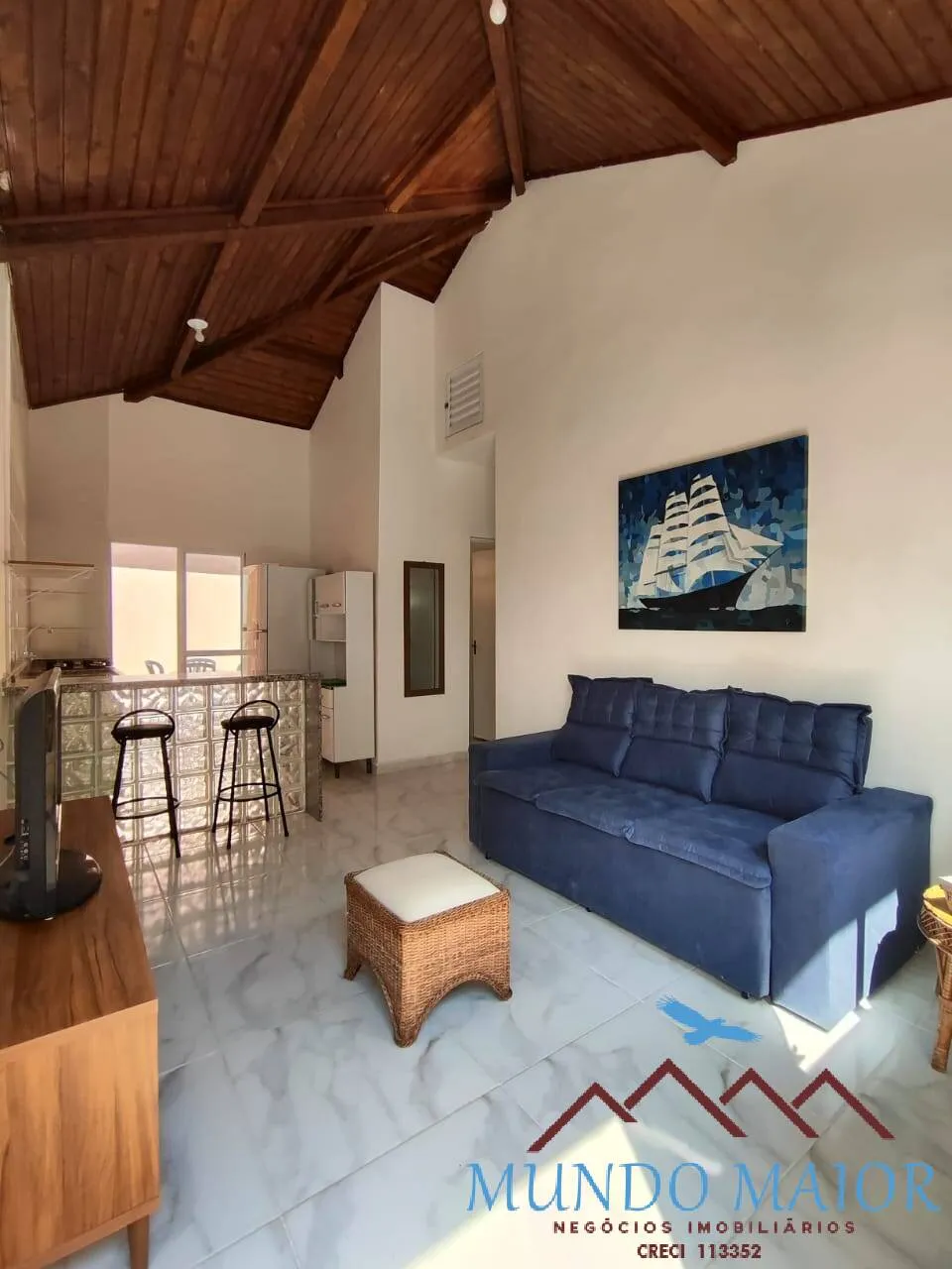 Imagem Casa com Piscina, Churrasqueira, 2 Dormitórios, suíte e condomínio fechado.