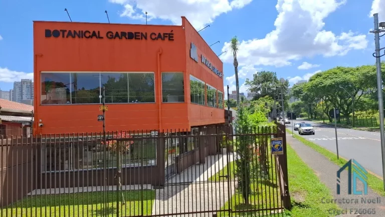 Foto do imóvel Imóvel comercial com estacionamento a venda, no Jardim Botânico em Curitiba PR