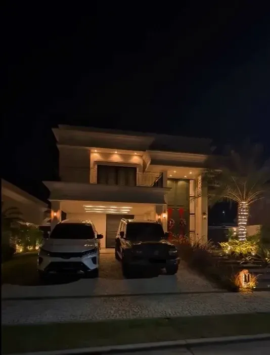 Imagem Casa de Condomínio com 4 Quartos à Venda, 460 m² em Pires Façanha - Eusébio