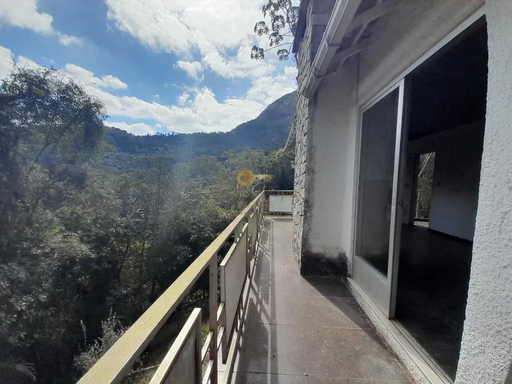 Imagem Casa em Condomínio para Venda em Teresópolis / RJ no bairro Colônia Alpina