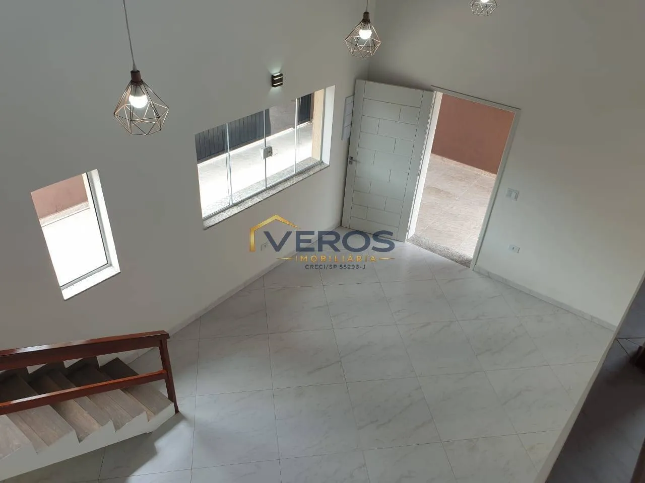 Imagem Sobrado Recém-Reformado com 5 quartos à Venda no Indaiá