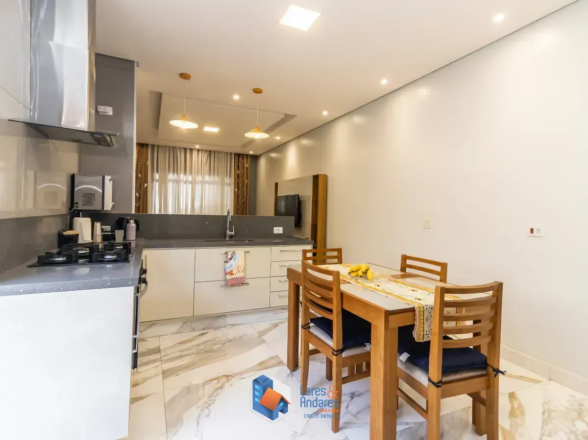 Imagem Casa para venda em Jardim Peri com 3 quartos, sendo 1 suíte, 216m²